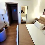Vittoria Parc Hotell 4*
