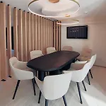 Vittoria Parc 4* باري
