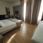 Ξενοδοχείο Vittoria Parc 4*